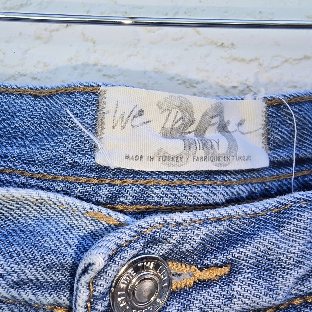 We The Free high-rise, light-wash denim  Size 30 - Picture 4 of 9
